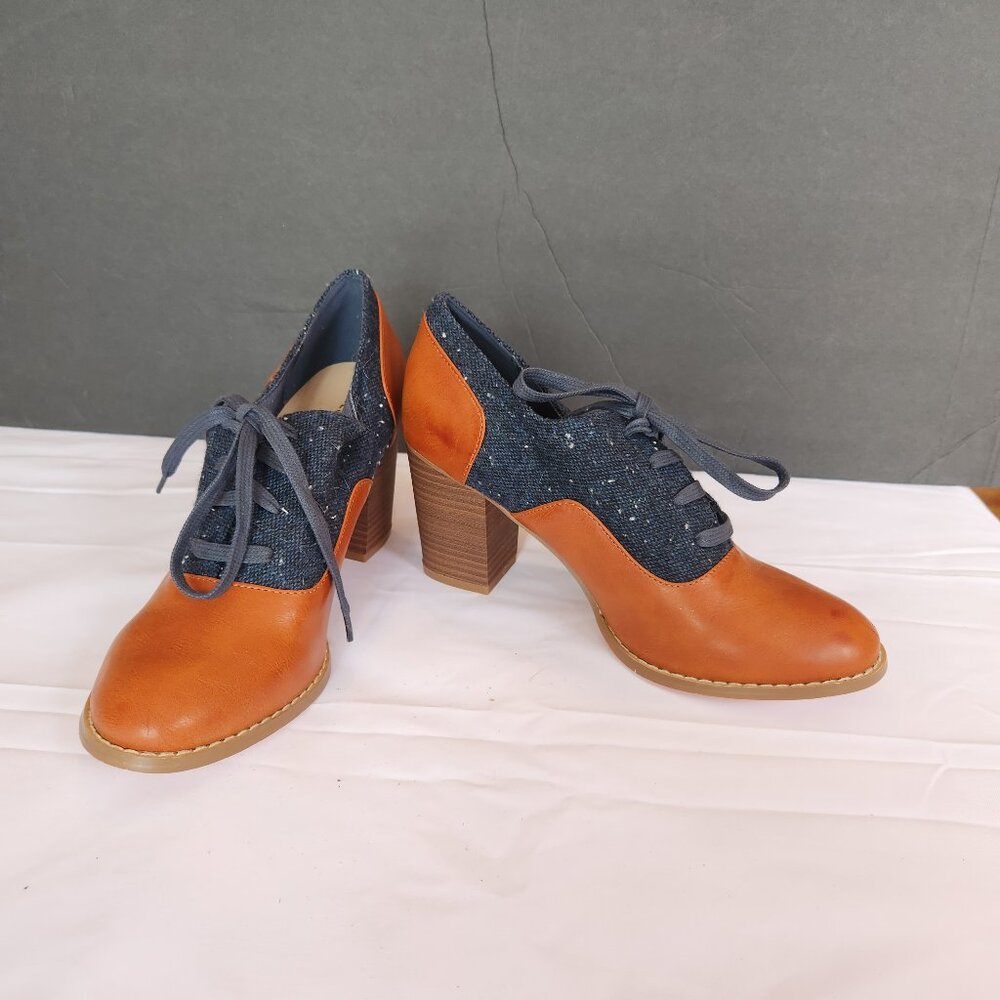 Lace up shoes